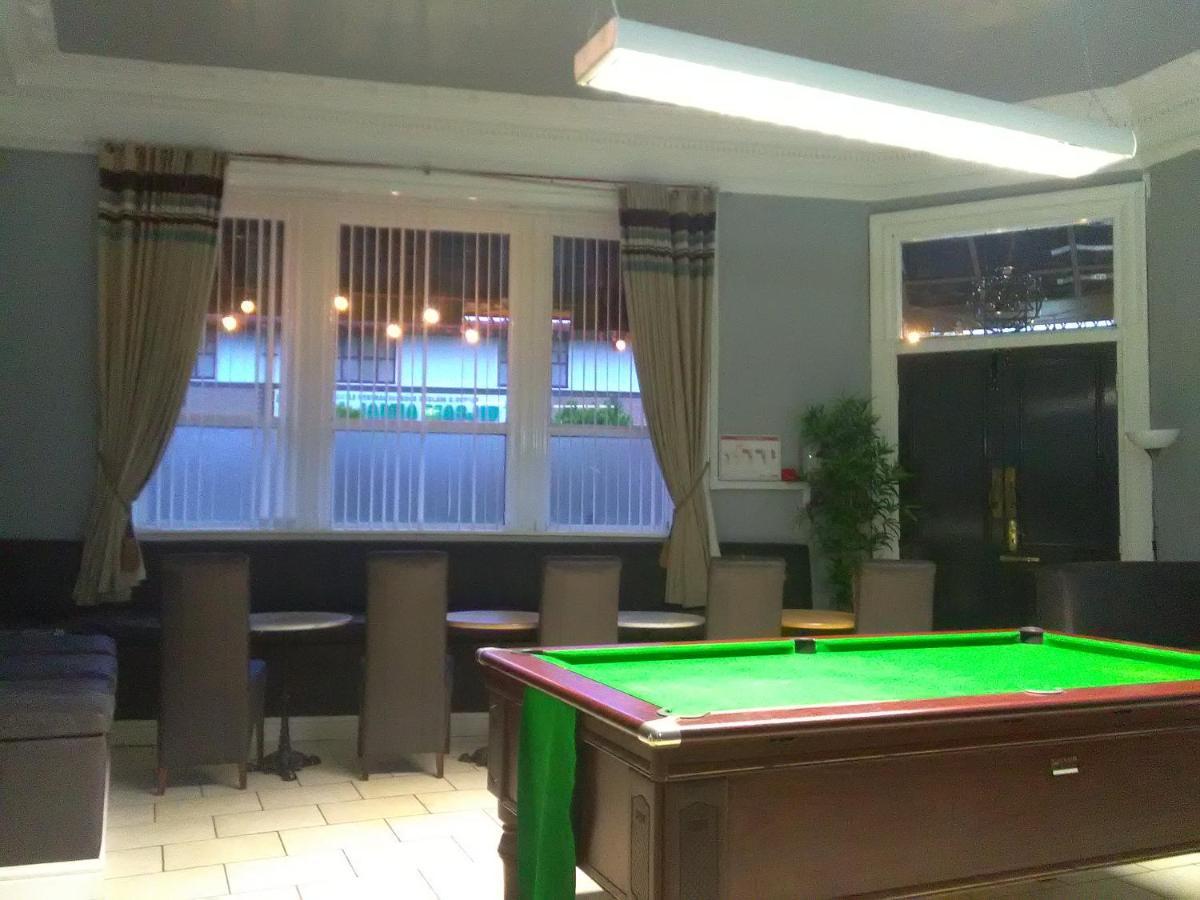 Newcastle West Hotel & Bar 외부 사진