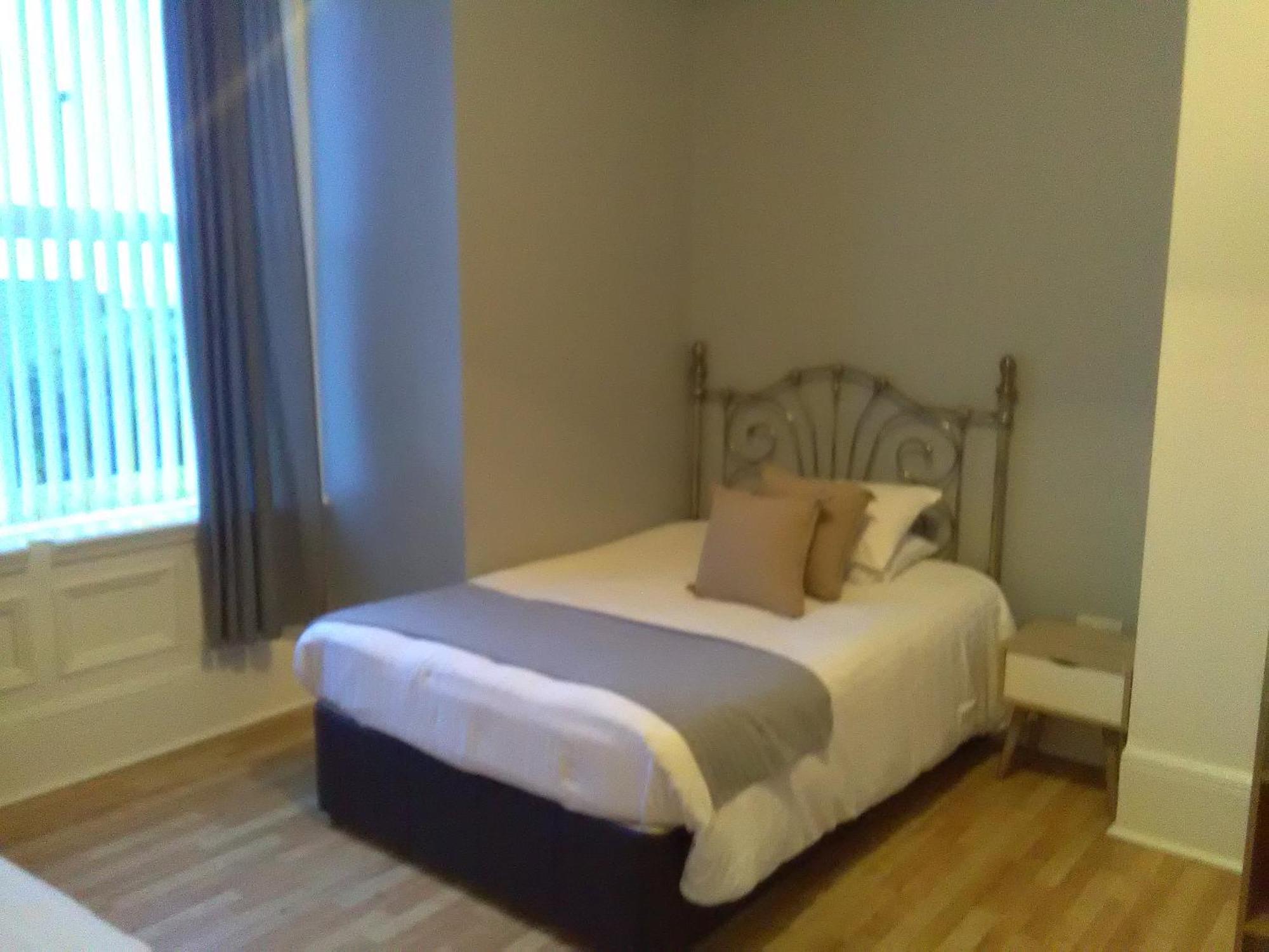 Newcastle West Hotel & Bar 객실 사진