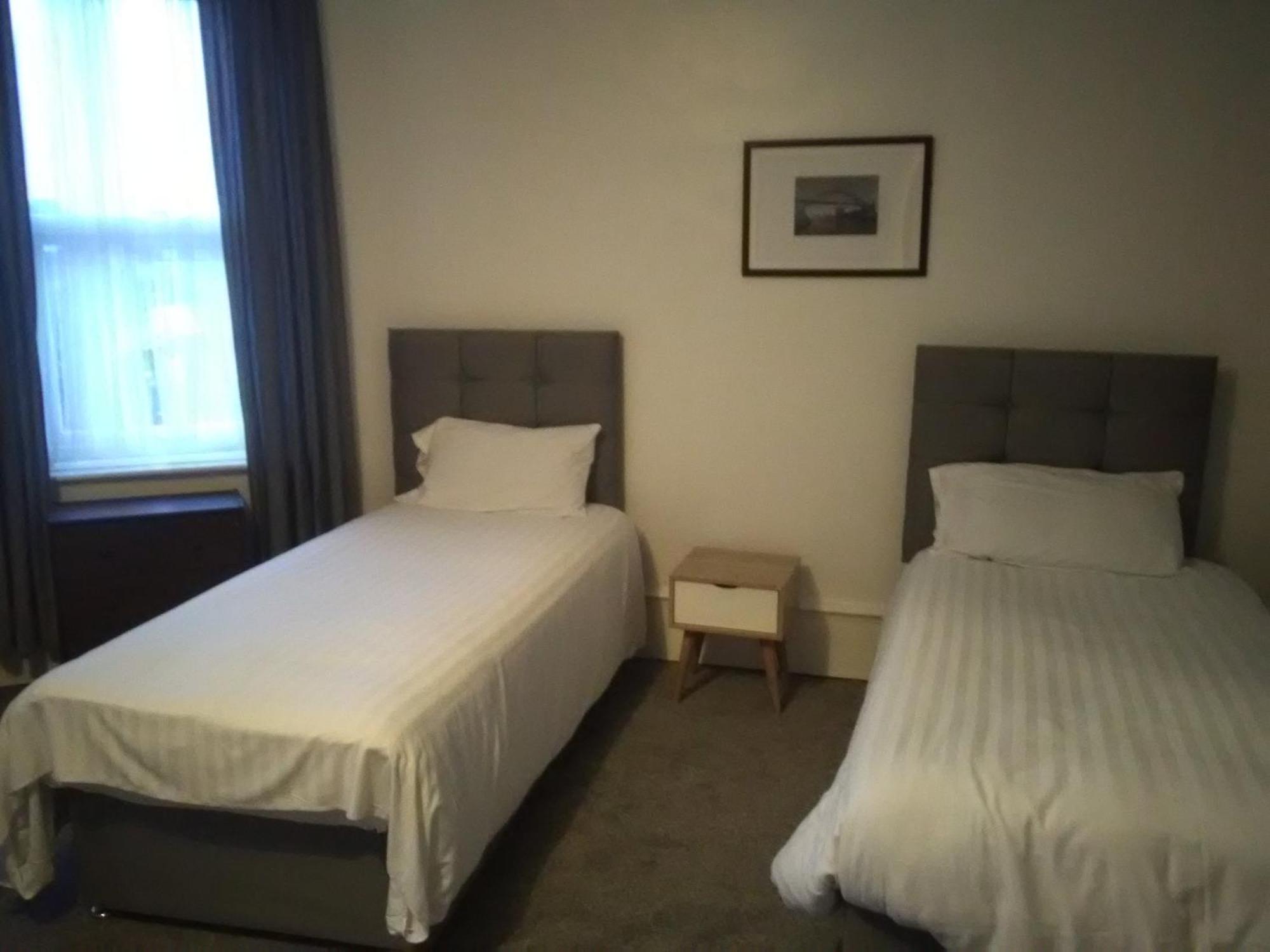 Newcastle West Hotel & Bar 객실 사진