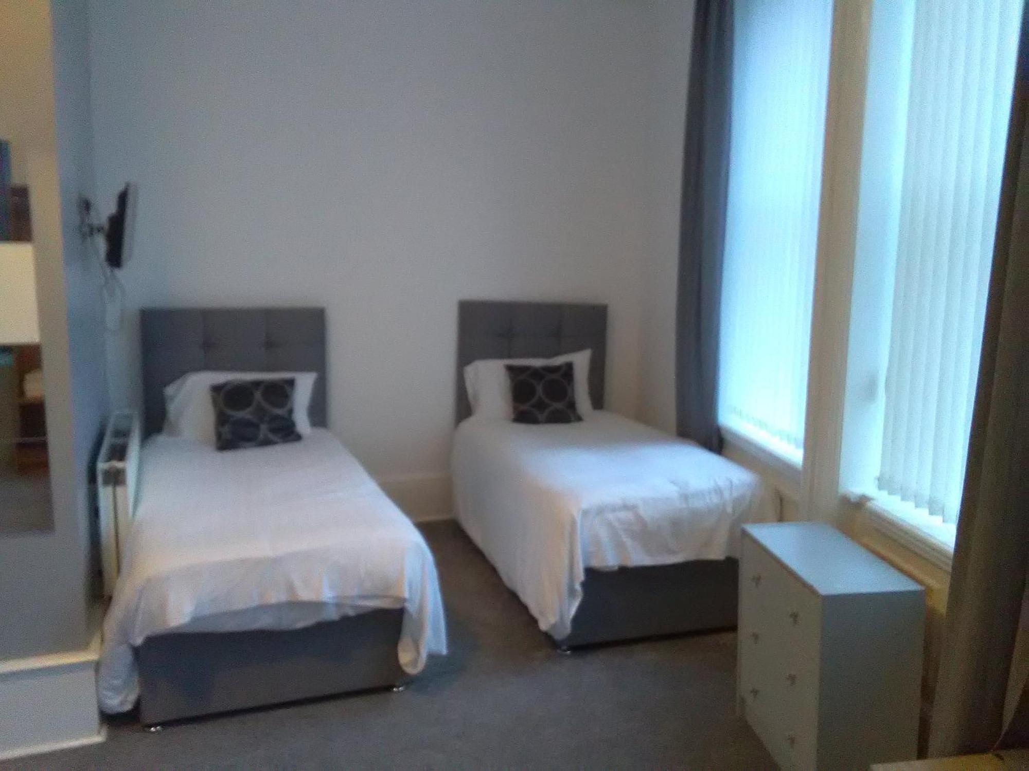 Newcastle West Hotel & Bar 객실 사진